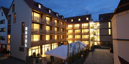 Allergiker-Hotels - Deutschland - Außenansicht bei Nacht - Best Western Plus BierKulturHotel Schwanen