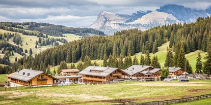 Allergiker-Hotels - Trentino-Südtirol - Außenansicht Hotel Sommer - Tirler Dolomites Living Hotel 