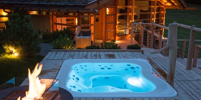 Allergiker-Hotels - Sauna - Panoramasauna mit Jacuzzi - Tirler Dolomites Living Hotel 